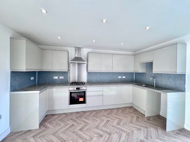 Property photo 2 of 15 Kitchen