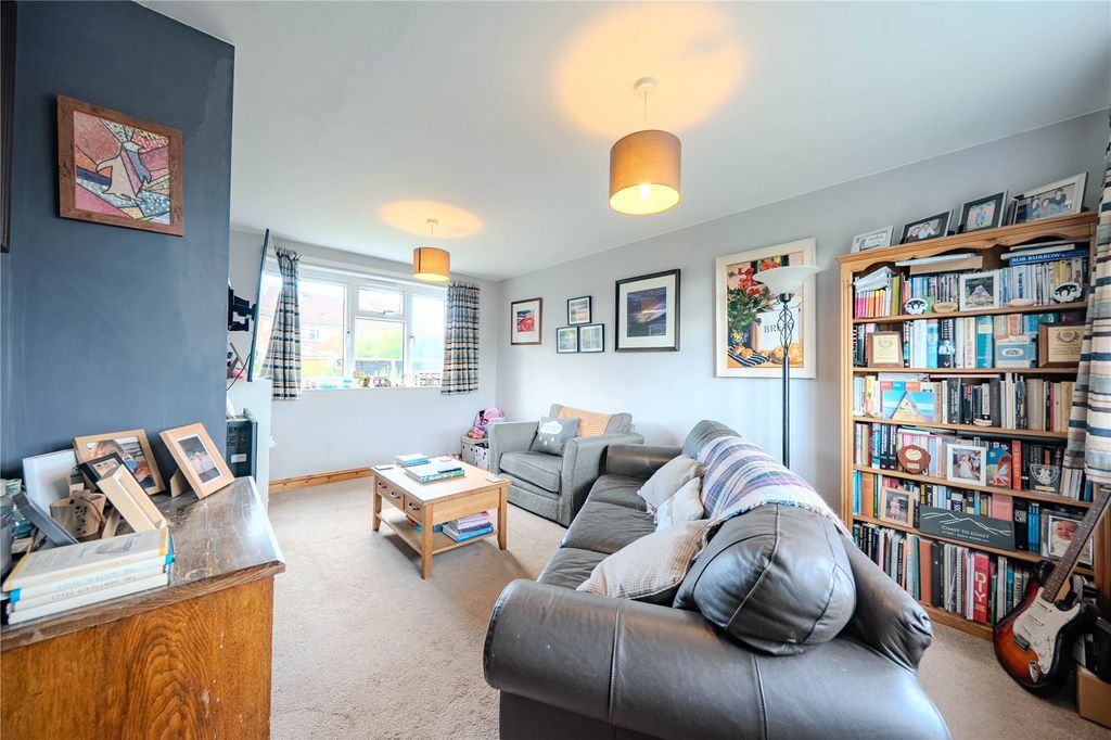 Property photo 3 of 16 Picture No. 02