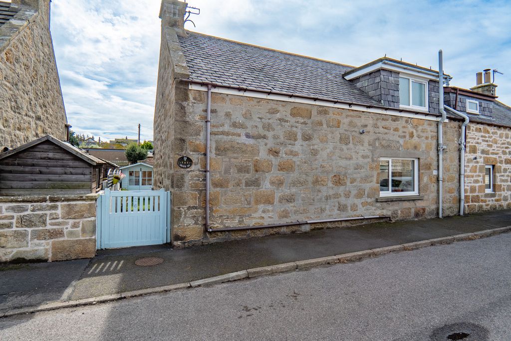 Property photo 1 of 31