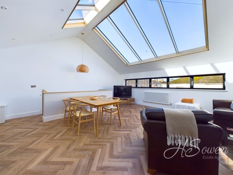 Property photo 1 of 16 Photo 3