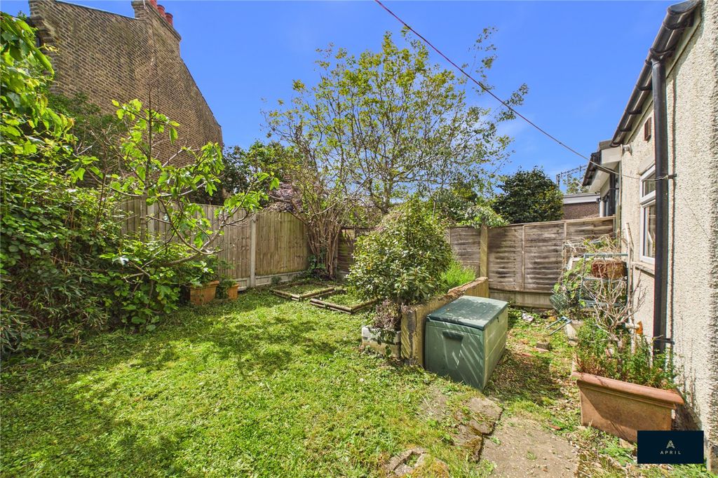 Property photo 3 of 23 Picture No. 20