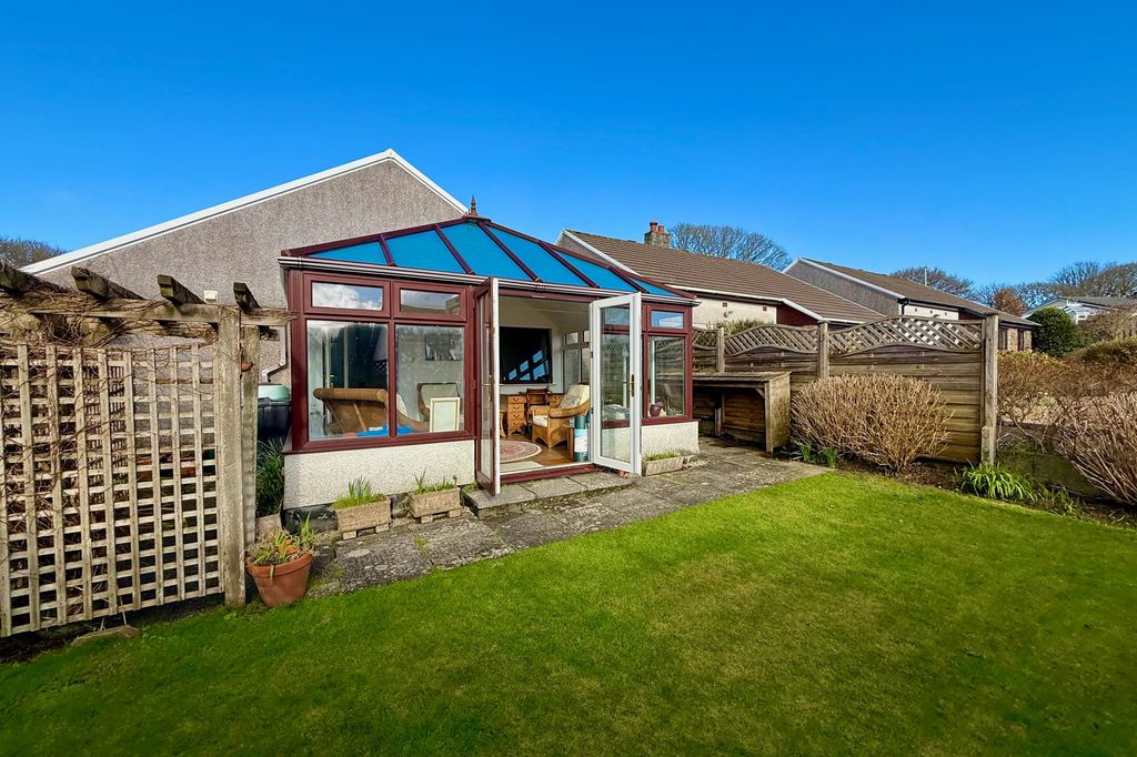 Property photo 2 of 12