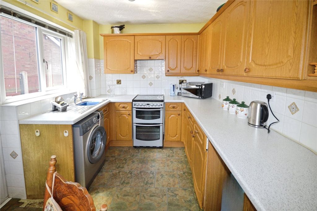 Property photo 2 of 14 Kitchen