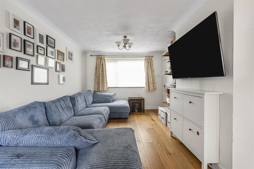 Property photo 3 of 15 3_64688.Jpg