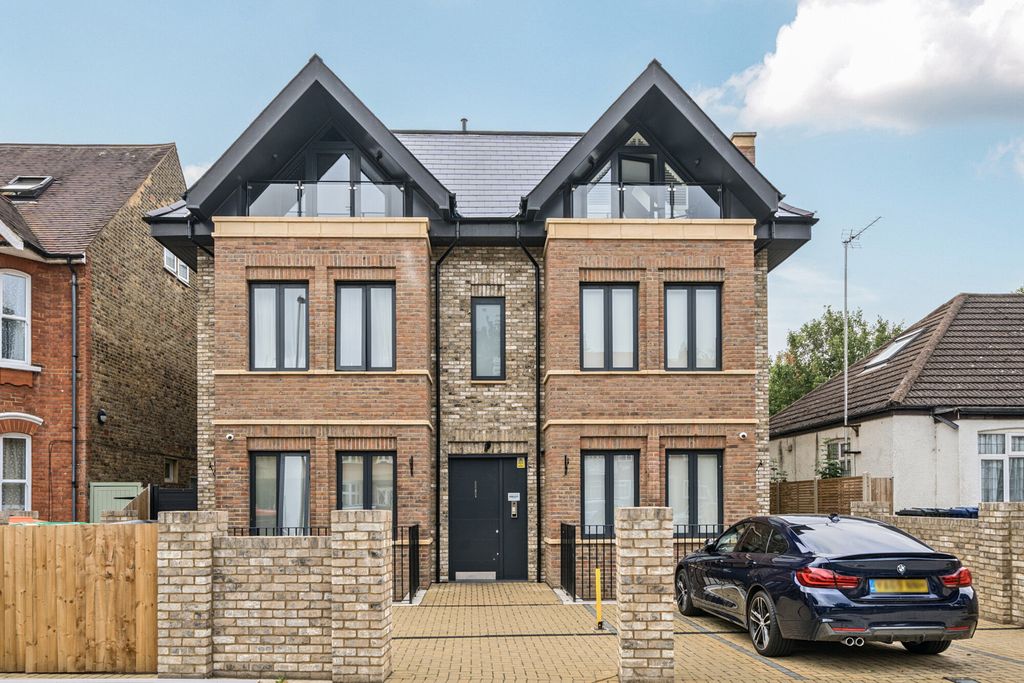 Property photo 2 of 18 1329969-2-6881Fc9...