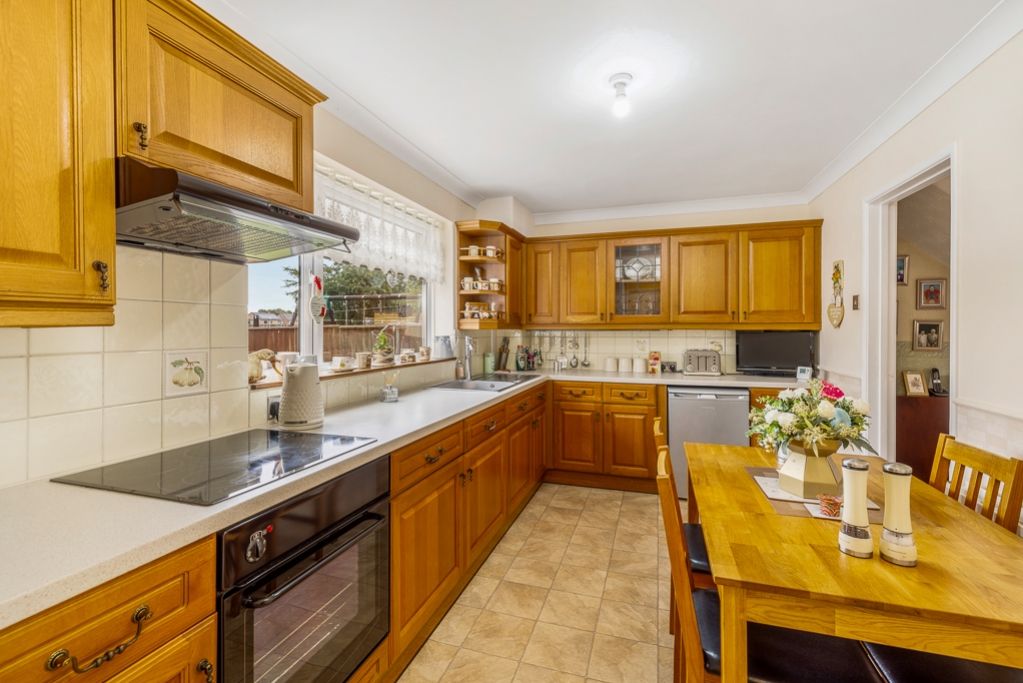 Property photo 3 of 22 2 Hurberts Close (Gedney Hill)-15