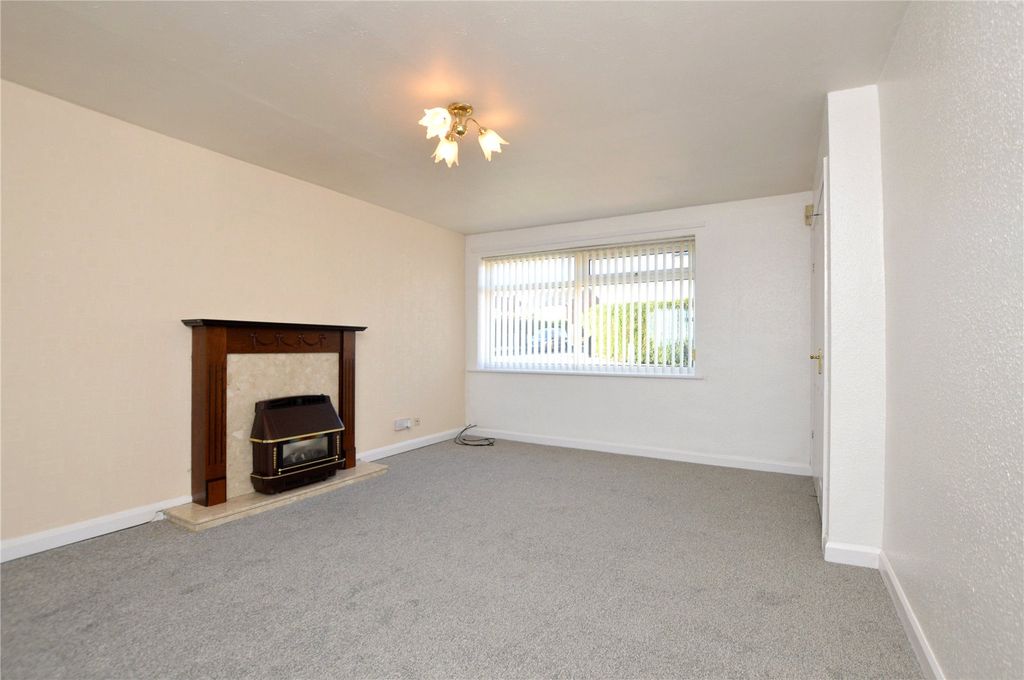 Property photo 2 of 18 Picture No. 28