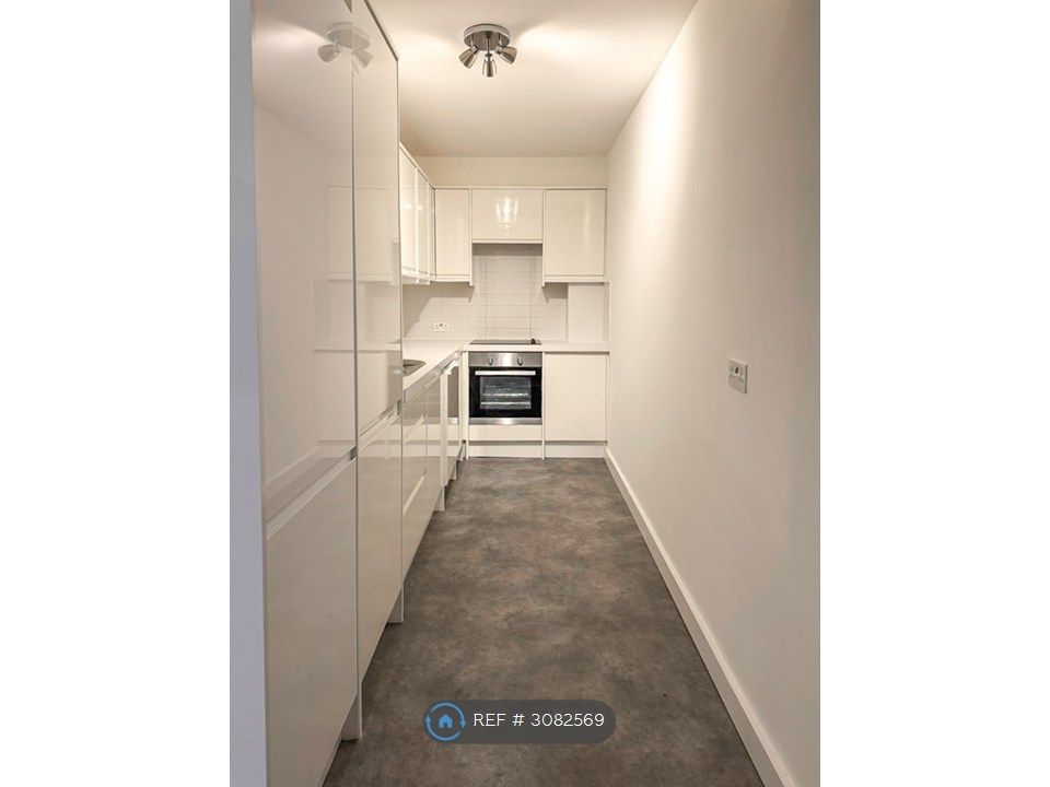 Property photo 3 of 16 Kitchen With Integrated Appliances