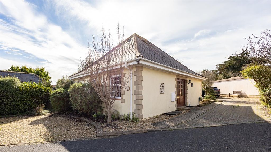 Property photo 3 of 19 Yarmouth_Spence Willard-13 - Cropped.Jpg