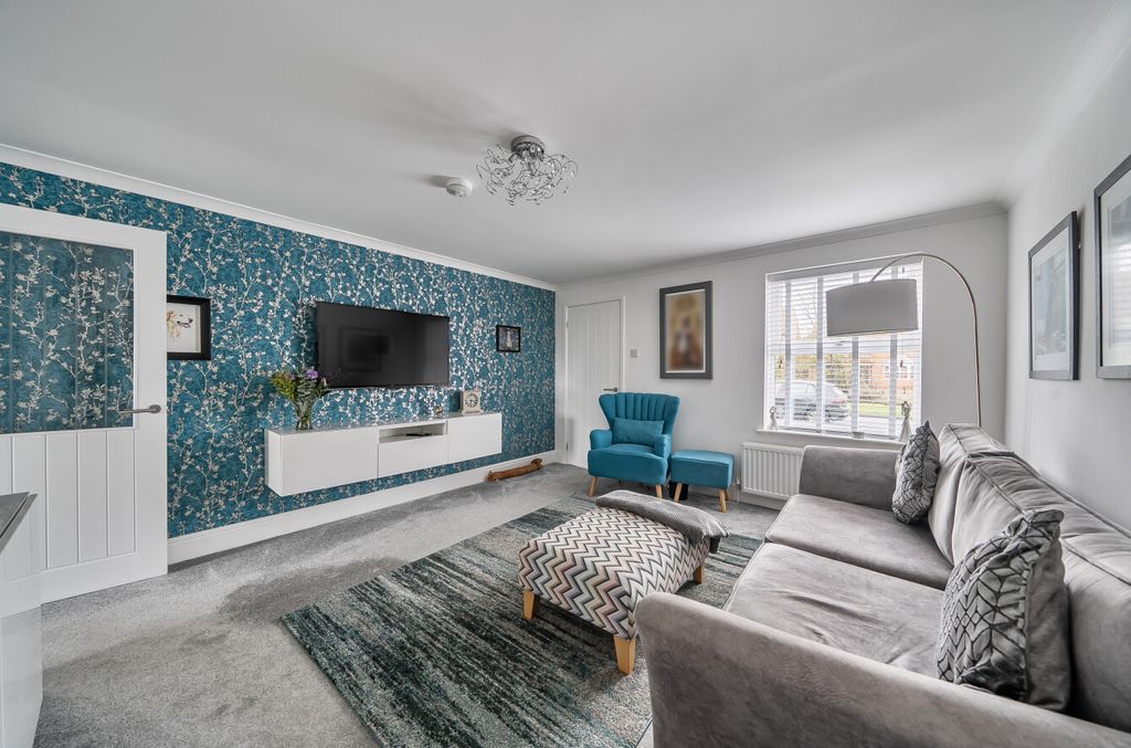 Property photo 2 of 21 1411183-14-698F48...