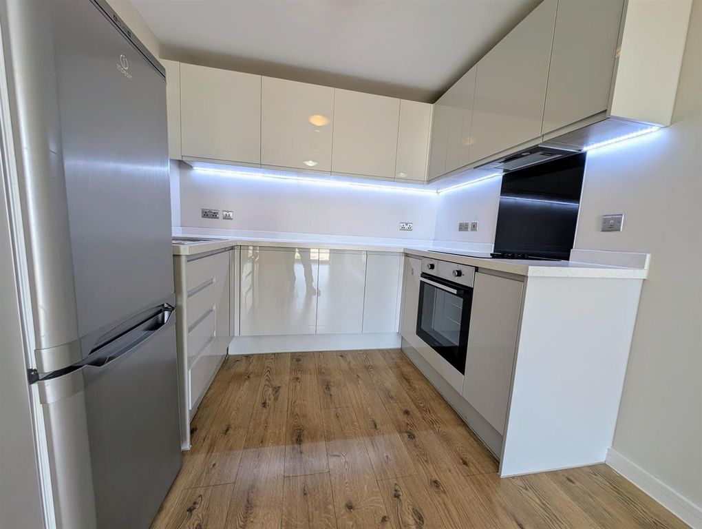 Property photo 2 of 10 Kitchen.Jpg