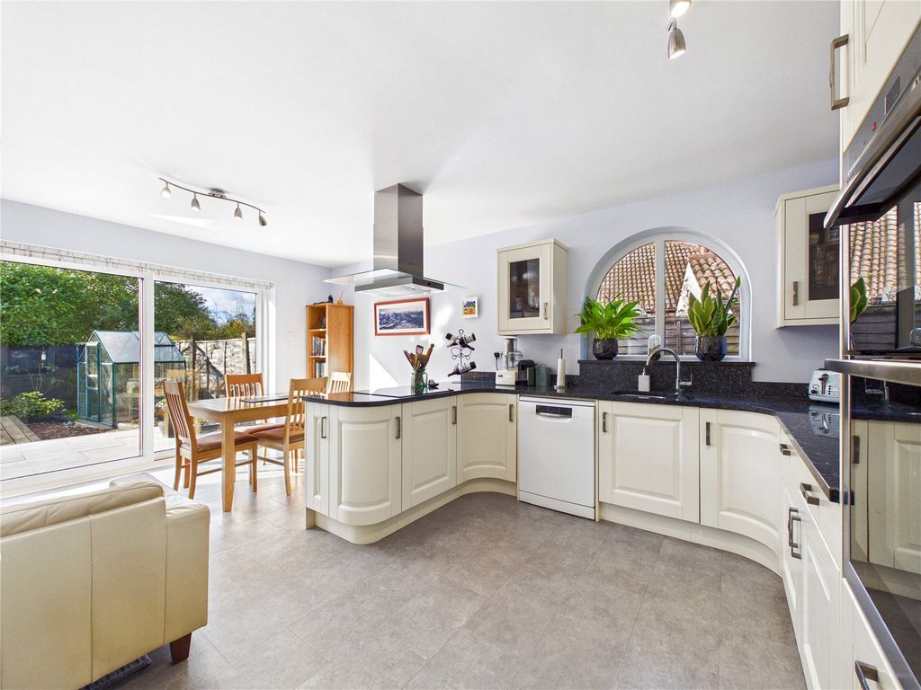 Property photo 2 of 18 Picture No. 08