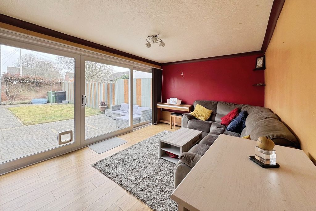 Property photo 3 of 11