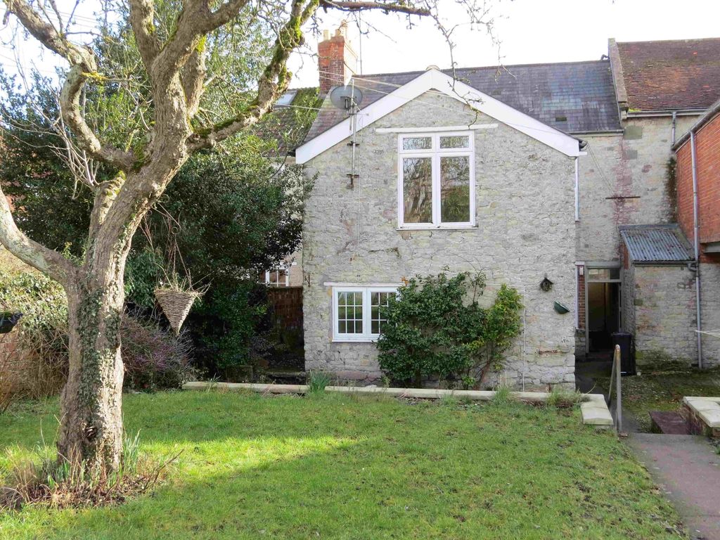 Property photo 1 of 6 Rear