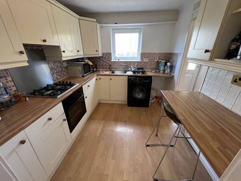 Property photo 2 of 14 Kitchen