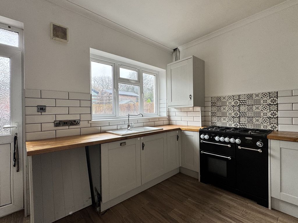 Property photo 3 of 24 Kitchen