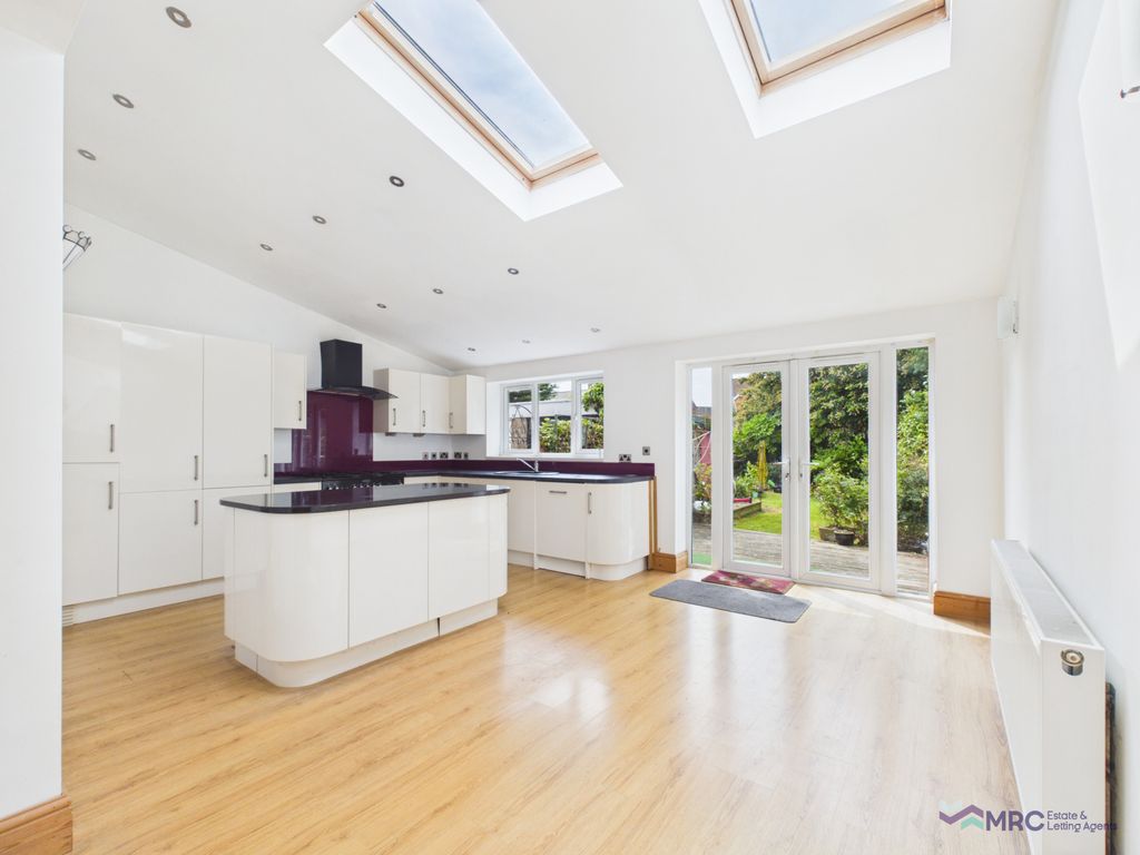 Property photo 2 of 15 Gallery