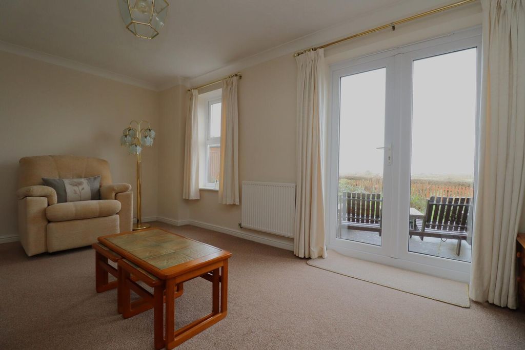 Property photo 3 of 34 Living Room