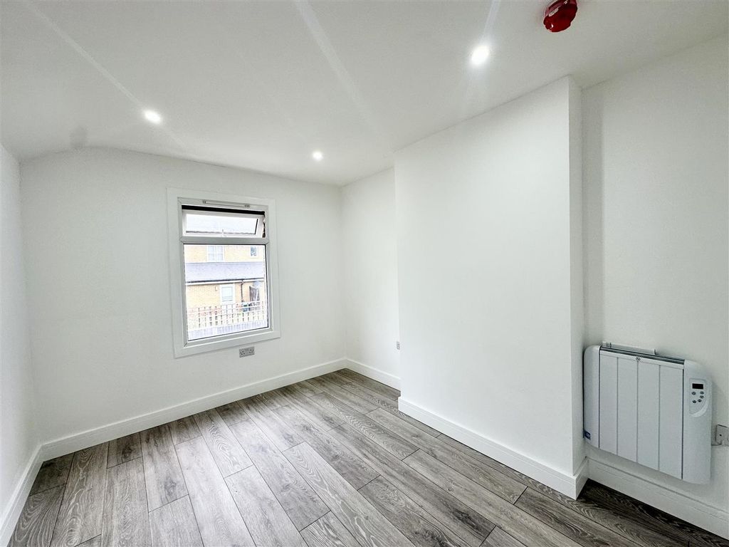 Property photo 2 of 6 Img_8617.Jpg