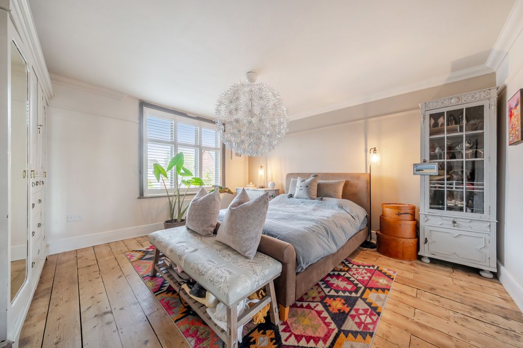 Additional image 6 of 3 bed detached house for saleHeadley Road, Liphook GU30