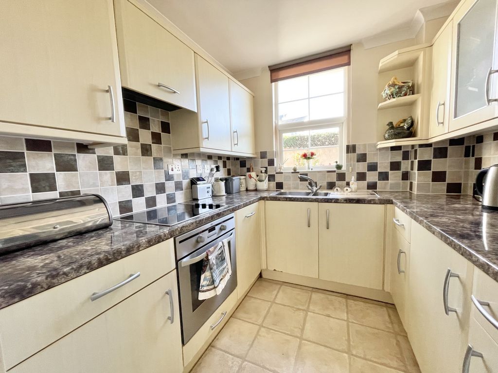 Property photo 3 of 15 Photo 2