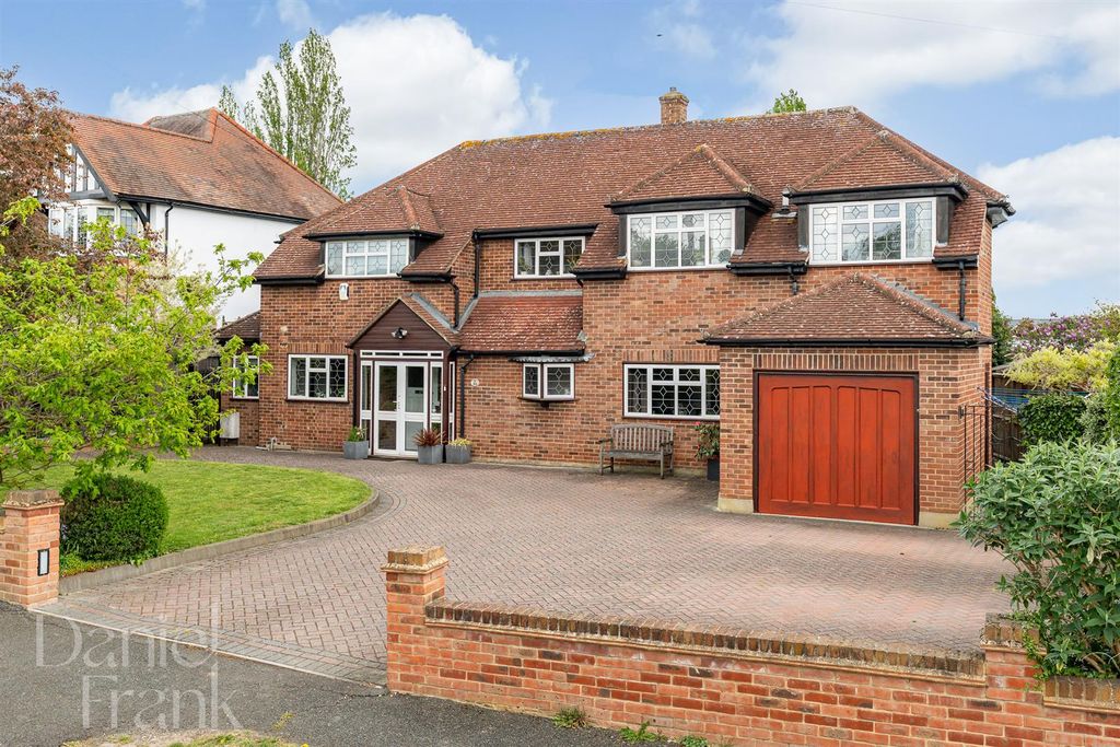 Property photo 1 of 41