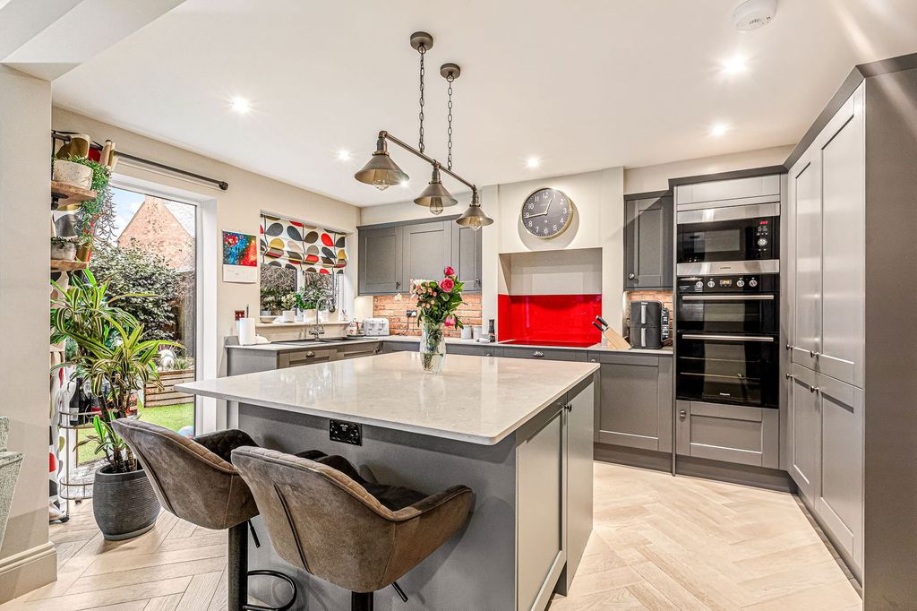 Property photo 2 of 24