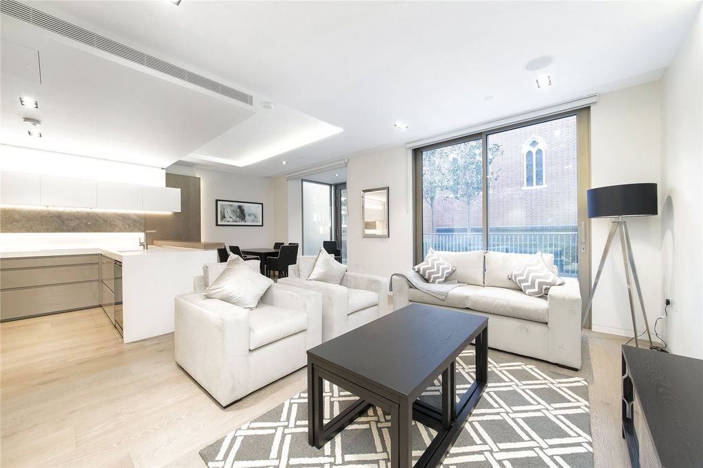 Property photo 1 of 21 Pearson Square