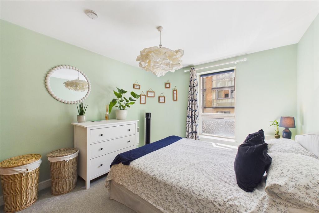 Property photo 3 of 10 Cam03993G0-Pr0165-Still007.Jpg
