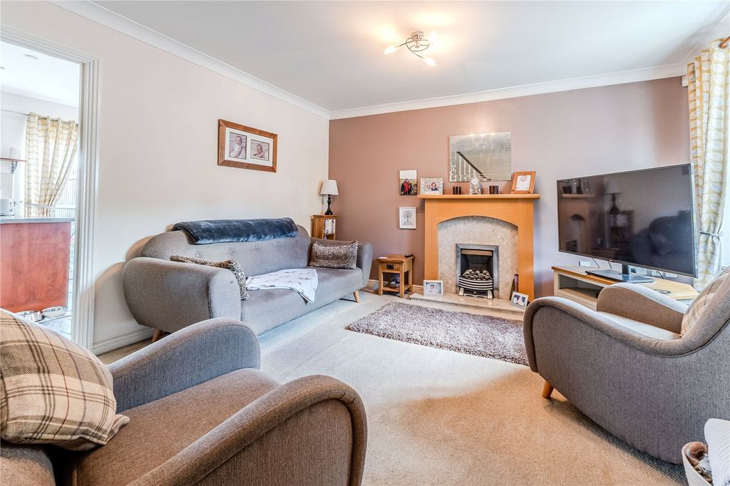 Property photo 2 of 13 Picture No. 10