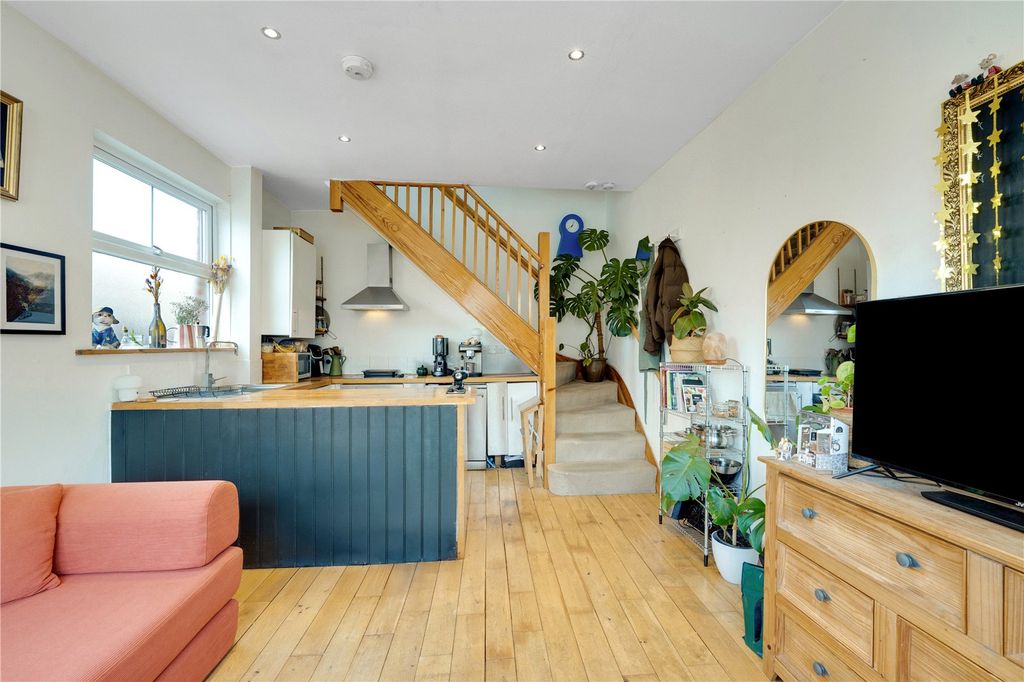 Property photo 2 of 11 Picture No. 35