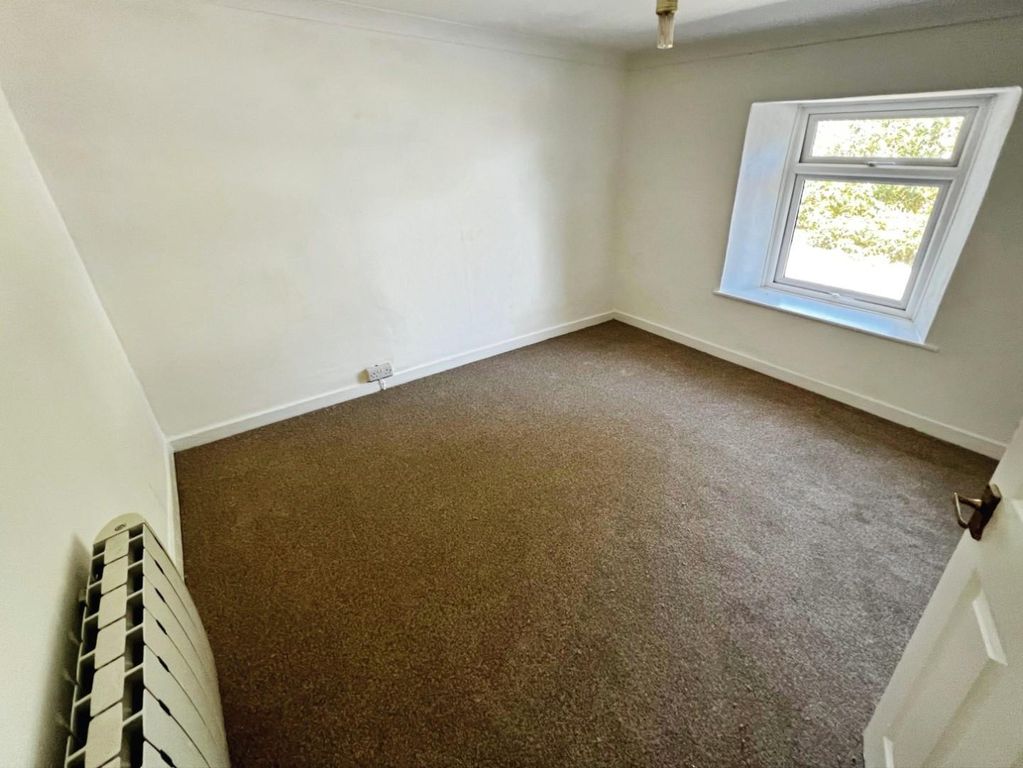 Property photo 3 of 8 Bedroom