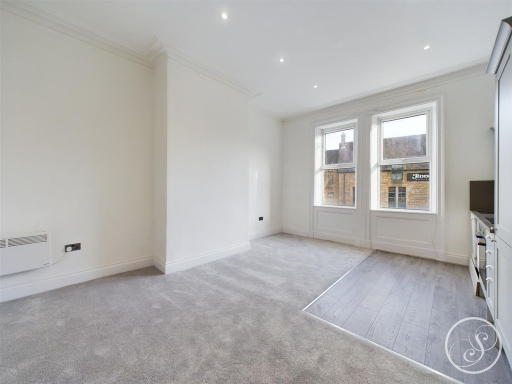 Property photo 2 of 7 Cam02071G0-Pr0487-Still003.Jpg