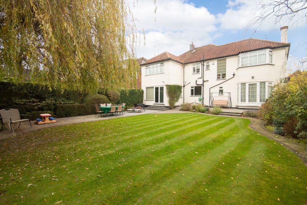 Property photo 3 of 16