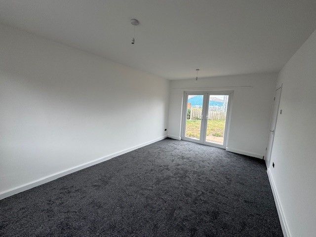 Property photo 2 of 8 Reception Room