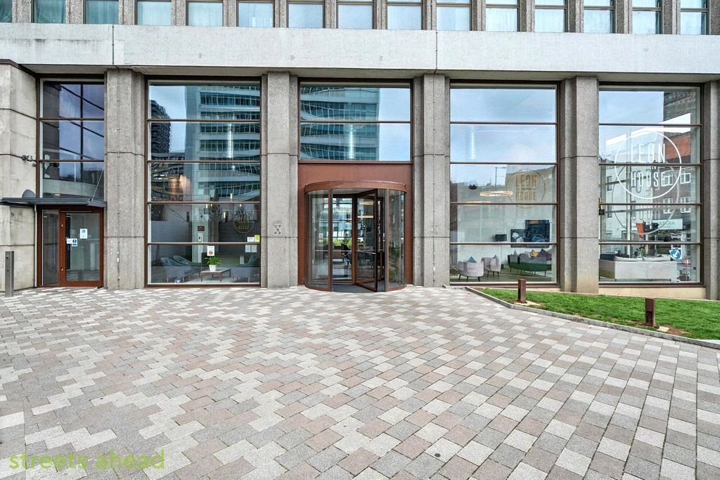 Property photo 3 of 16 Picture No. 15