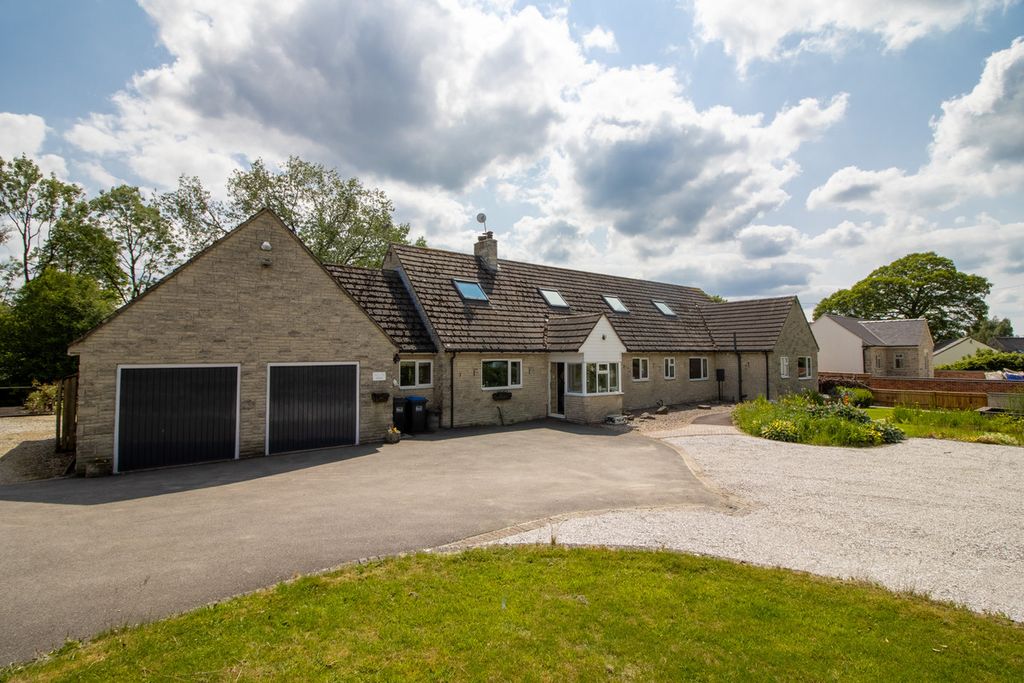 Property photo 1 of 39