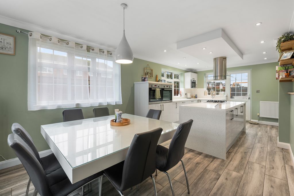 Property photo 3 of 29