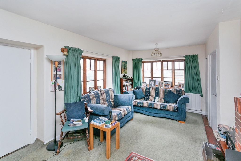 Property photo 2 of 17