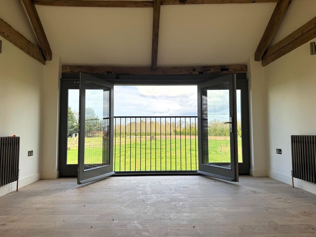 Property photo 3 of 7 Picture No. 32