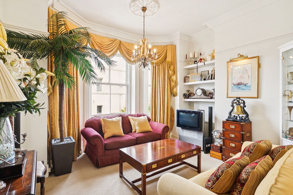 Property photo 1 of 8