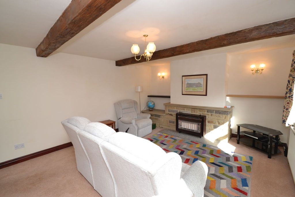 Property photo 3 of 17 Photograph 3