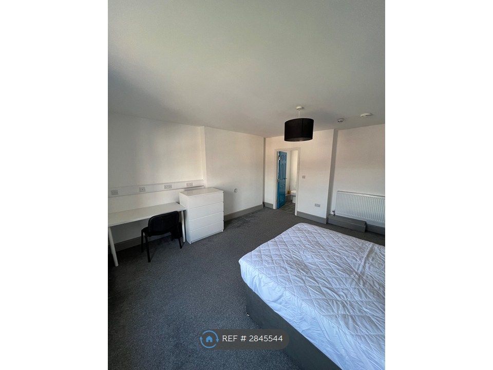Property photo 2 of 11 Bedroom 10