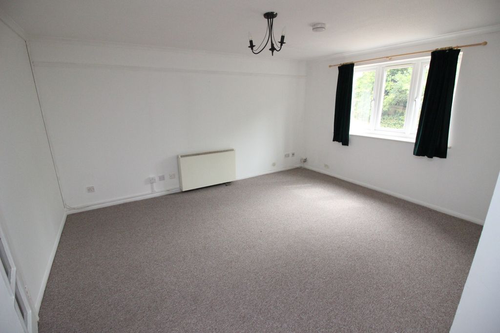 Property photo 2 of 7