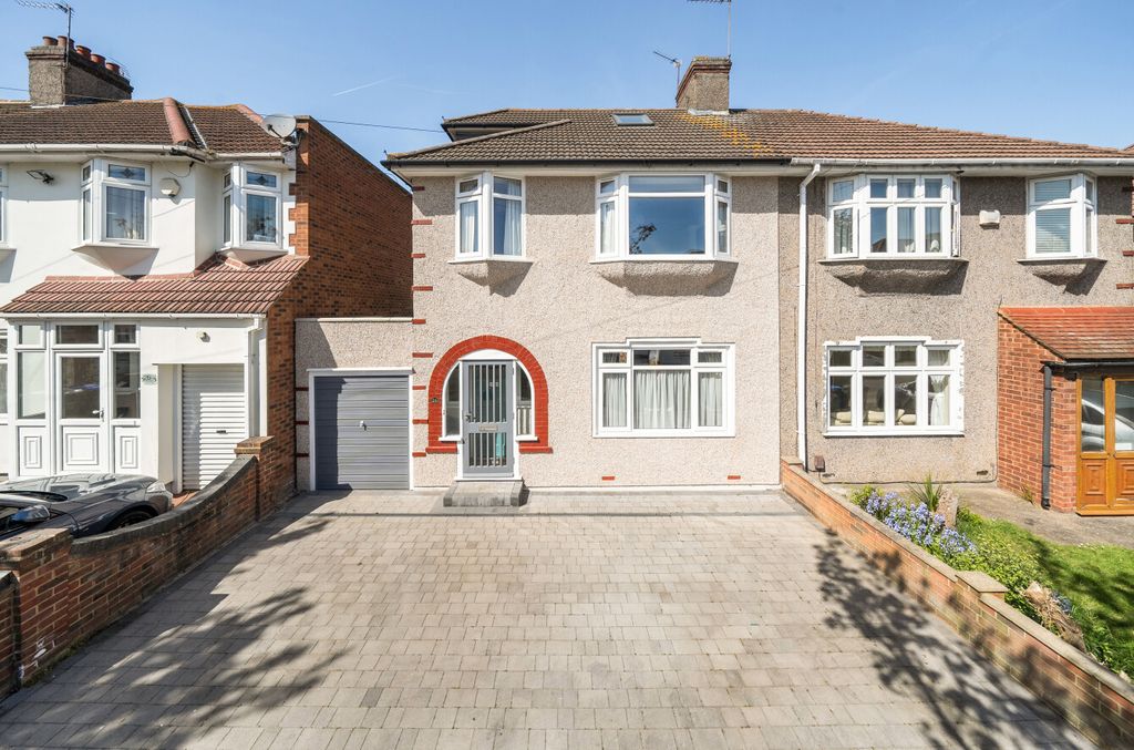 Property photo 1 of 21 Front