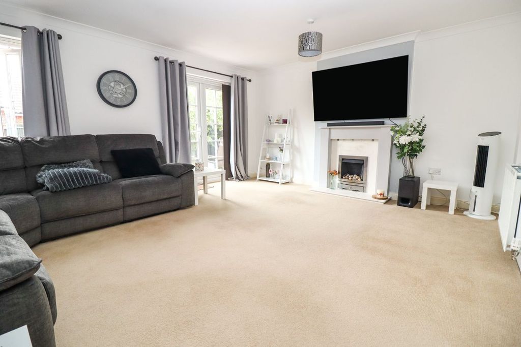 Property photo 3 of 26