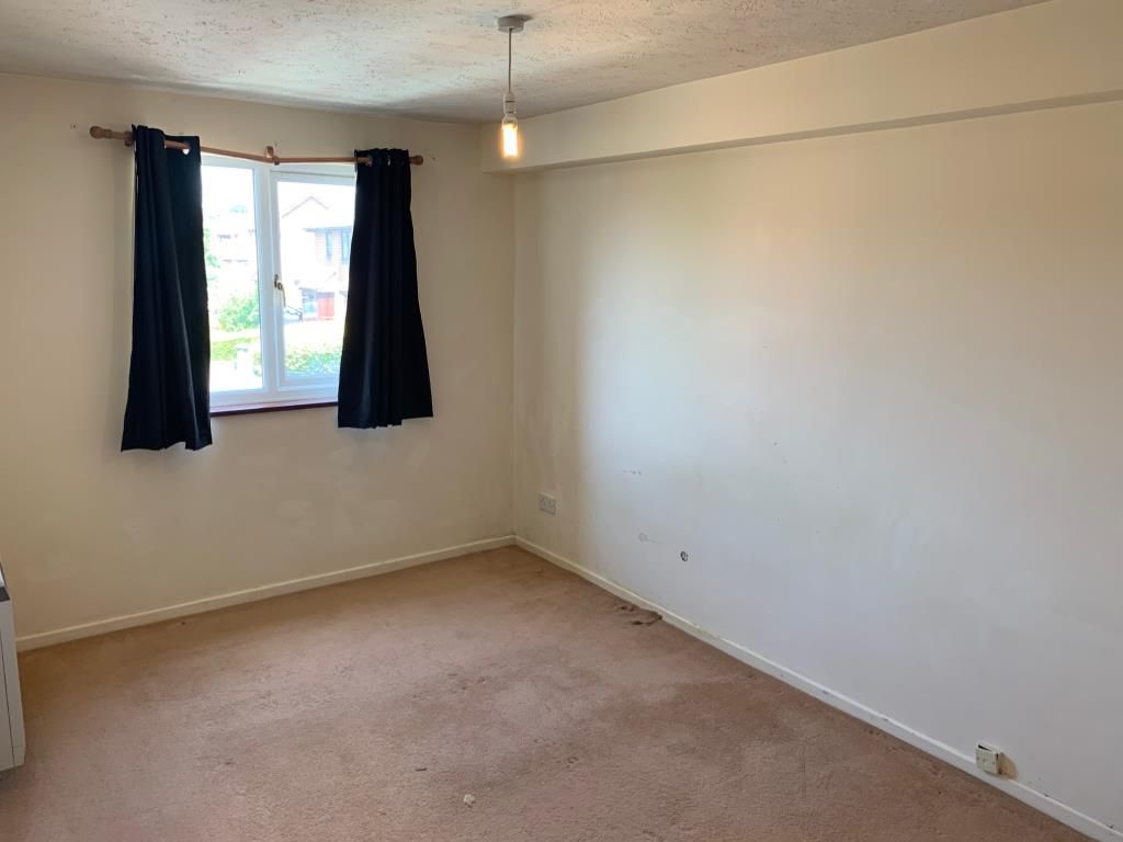 Property photo 2 of 10 Bed 1