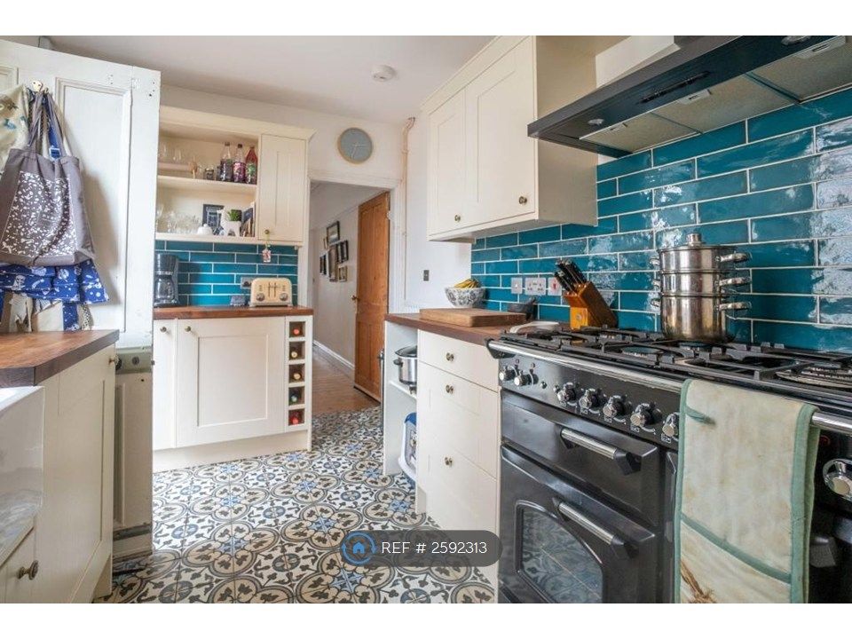 Property photo 2 of 27 Kitchen