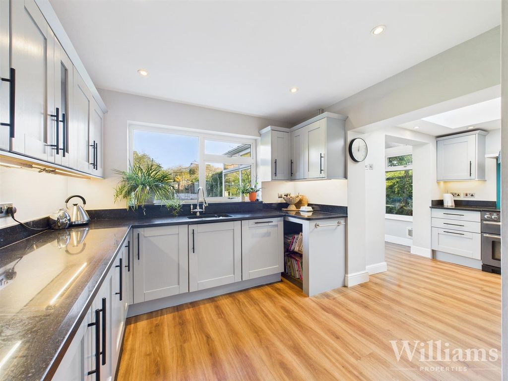 Property photo 2 of 24 Cam02861G0-Pr0532-Still027.Jpg