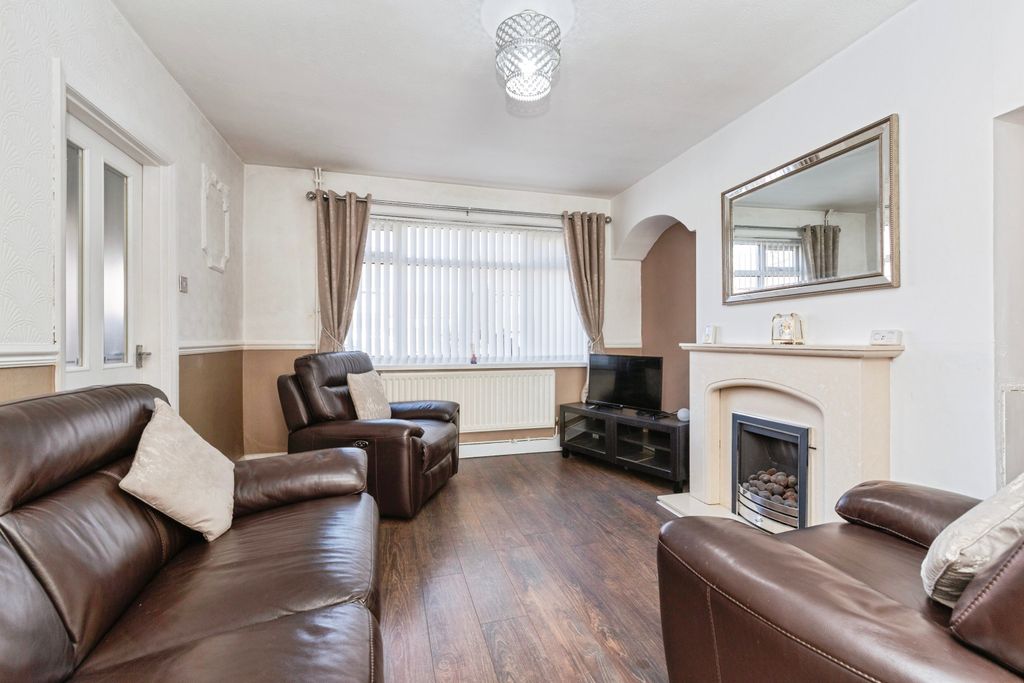Property photo 3 of 15